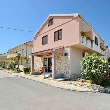 Apartment Lucija & Helga Nin