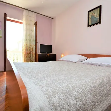 Apartmán Lucija & Helga *